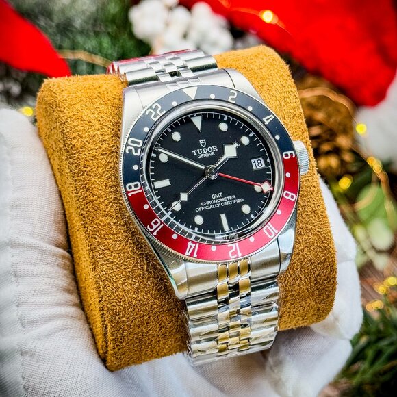 Tudor Black Bay GMT Pepsi – M79830RB– FULL SET – MSRP $3975 - Picture 1 of 13